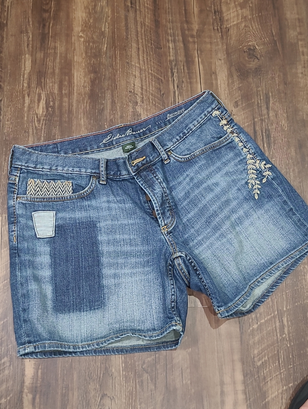 Eddie Bauer Boyfriend Fit Button Up Denim Jean Shorts Embroidered Patchwork 8